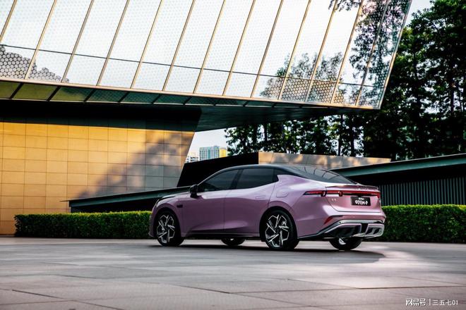 07EM-P如何用明星同款配置俘获用户心pg电子模拟器试玩从颜值到智慧全新领克(图4)